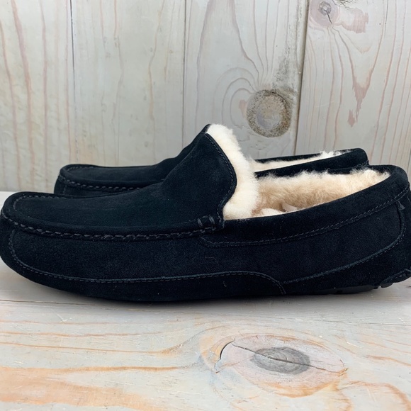 UGG ASCOT BLACK SUEDE  SLIPPERS MENS US 12 NIB - Picture 3 of 5